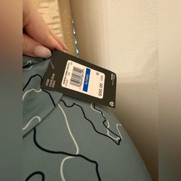 Under Armour Long Sleeve - Picture 4 of 4